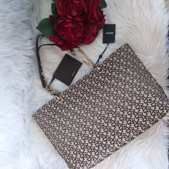 Dkny Handbags - NWT DKNY CLARYCE LOGO TOTE SHOULDER BAG & CARDHOLD